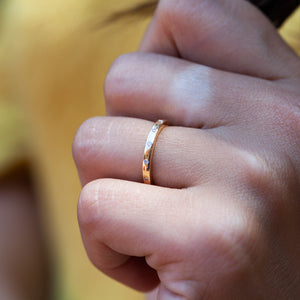 CLASSIC 18KT & DIAMOND BAND